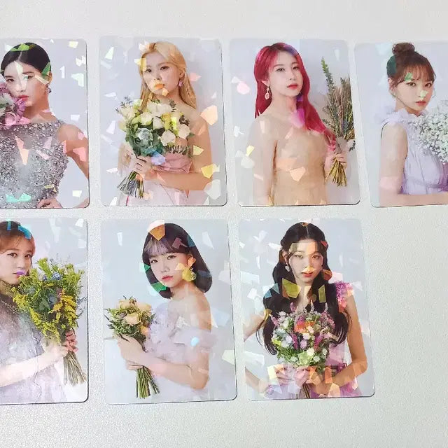 아이즈원 스페셜 서프라이즈 포토박스 팝니다(포스터 포함-일부 구성 제외)