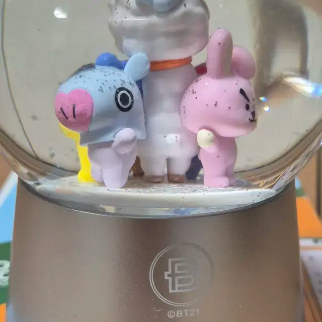 BT21 스노우볼