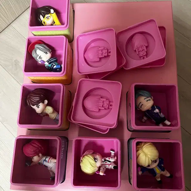 방탄 피규어