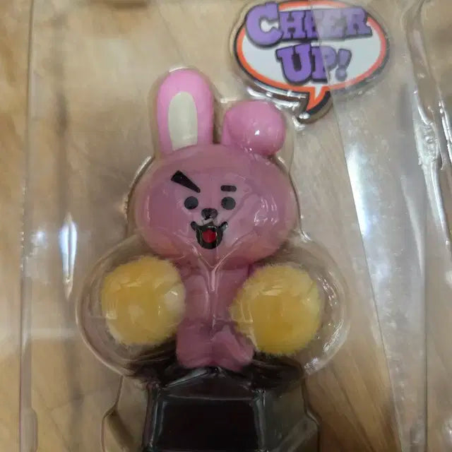 bt21 액션피규어 팝니다.
