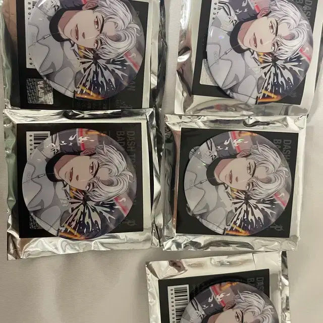 플레이브 캔뱃지양도