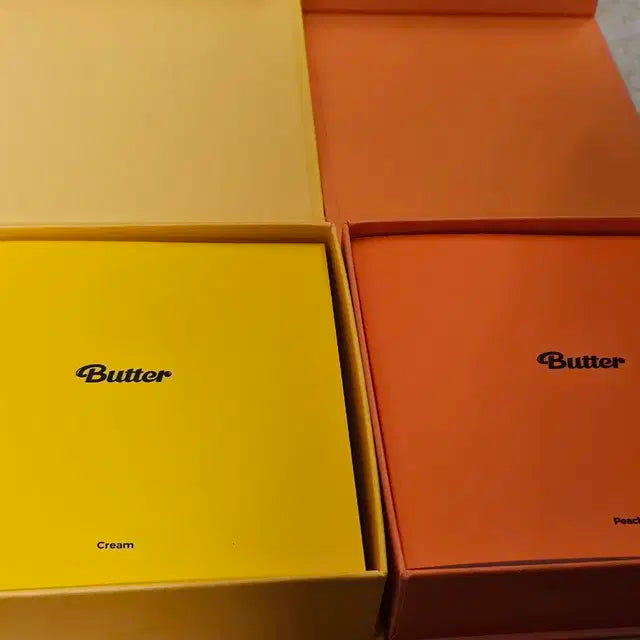 방탄소년단 Butter 2종 세트 합본 포스터 존재