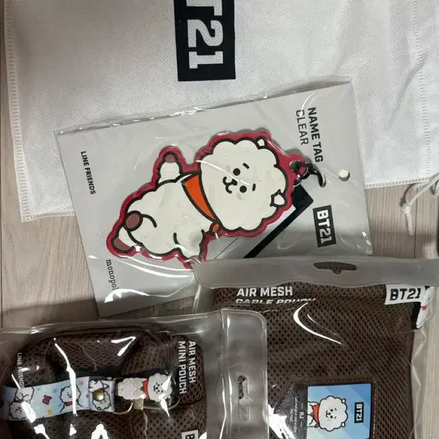 (새상품) 방탄소년단 BT21 RJ 네임택, 파우치 세트