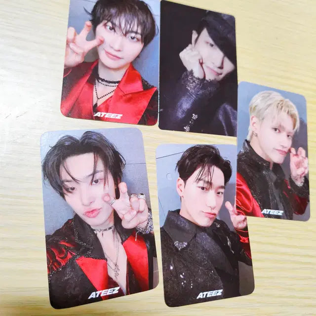 에이티즈 포카 홍중 우영 최산 민기 성화 에이티니존, 아우어