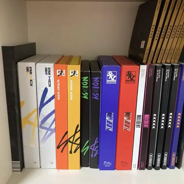 스트레이키즈 앨범 24권 일괄 판매