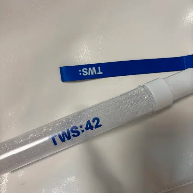 투어스 2집 썸머비트 임시응원봉