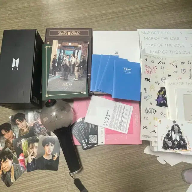 방탄소년단 BTS 굿즈 앨범 포카 아미밤 뷔 정국 지민 제이홉(가격 내림