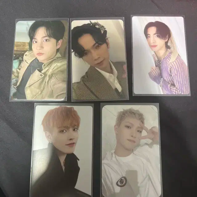 에이티즈 포카(종호,여상,성화,홍중,민기)