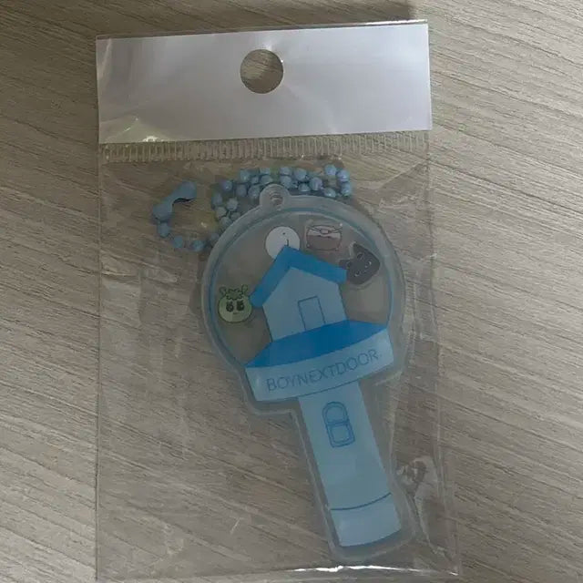 보이넥스트도어 응원봉 키링