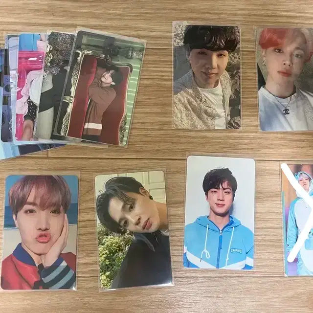방탄 공굿이랑 비공굿 다 합쳐서 팔아요(덤으로 앨범도 드립니다)