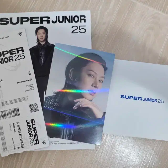 슈퍼주니어 12집 포토북 희철버전 판매합니다.