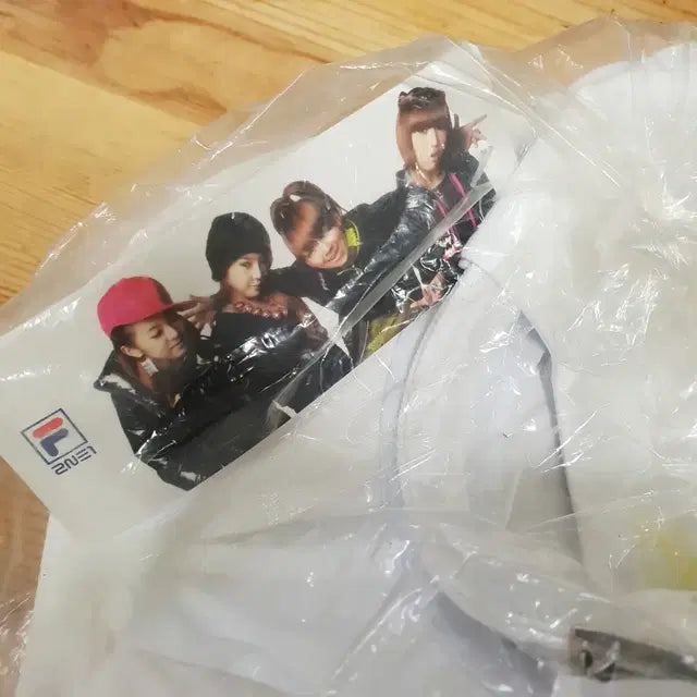 FILA 휠라 필라 2NE1 콜라보 모자 신품