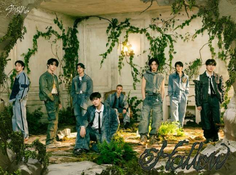 STRAY KIDS - JAPAN 3rd Mini Album『Hollow』(Limited Edition + Pre-Order Benefit)