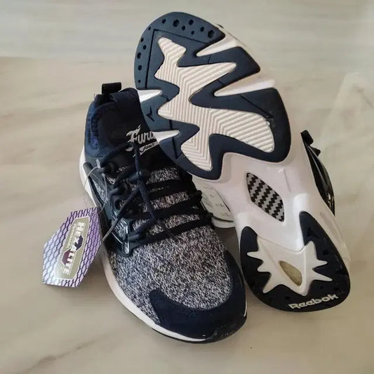 리복퓨리어뎁트 새신발 AR2626 특가판매합니다~