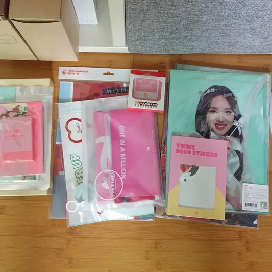 트와이스 굿즈 싸게 판매합니다.