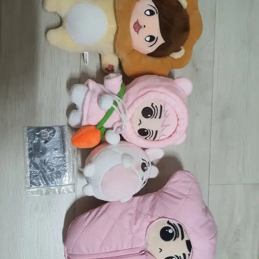 엑소 인형 일괄 판매해요
