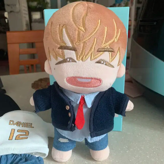 강다니엘 공식인형 판매해요