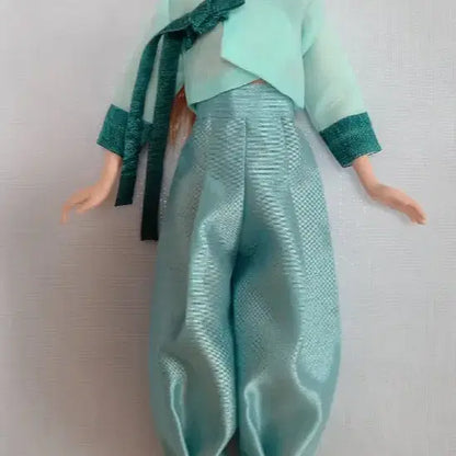 인형옷(쑥색 바지만 판매, 민트저고리 판매완료)