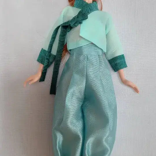 인형옷(쑥색 바지만 판매, 민트저고리 판매완료)