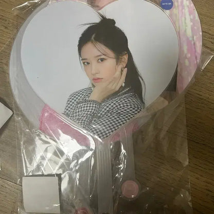 (미개봉) 안유진 부채 판매합니다