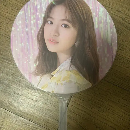 (미개봉) 안유진 부채 판매합니다
