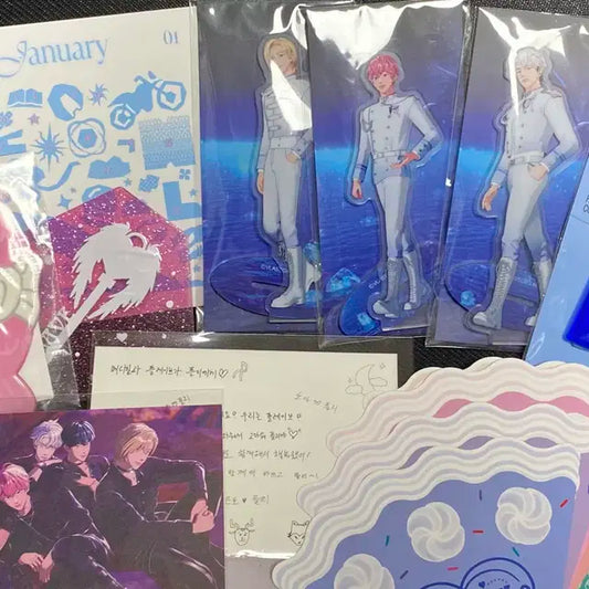 플레이브 제복 아크릴 콘서트 메디힐 엽서 팝업 케이크 시즌그리팅 키링