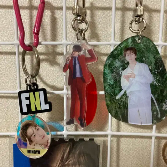 포레스텔라 조민규 모노드라마 가든브리즈 fnl 키링