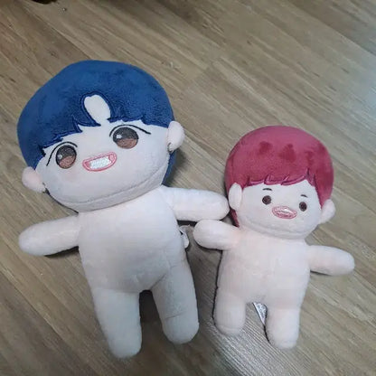 윤지성 인형 판매합니다