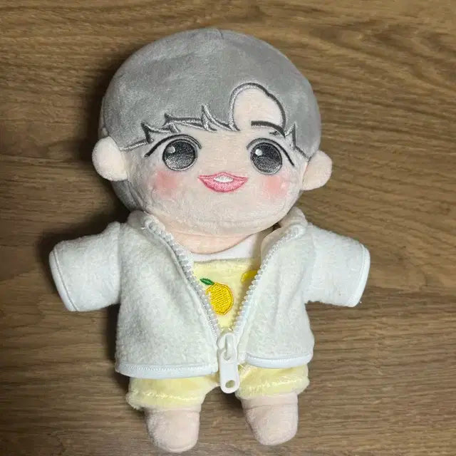 강다니엘 인형