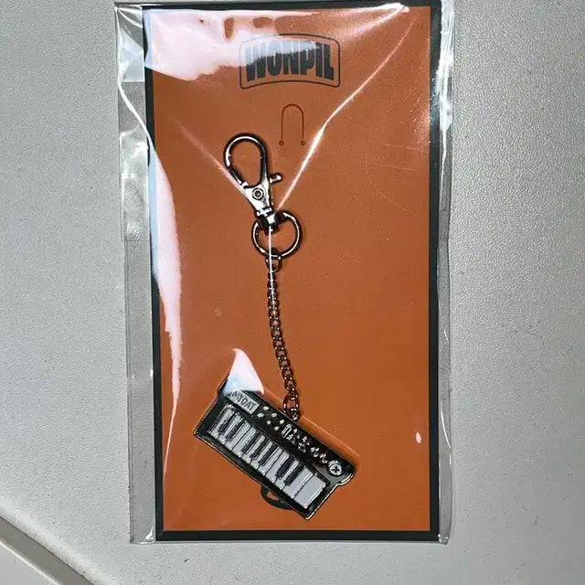 데이식스 원필 팝업 키링 시그니처 참