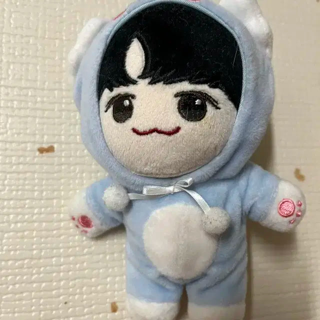 뉴이스트 인형