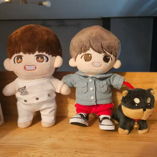 방탄 뷔 20cm 인형 일괄 판매합니다(인형옷+침대)
