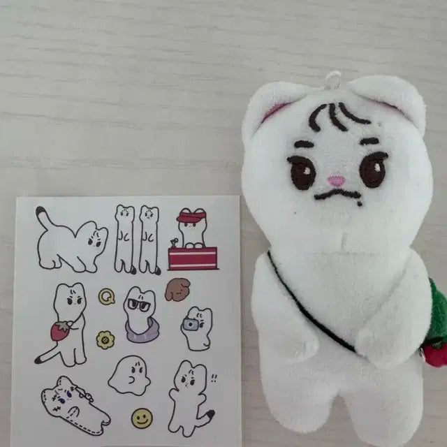 더보이즈 큐 인형 큐담비 + 스티커 포함