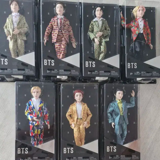 BTS 피규어 **새거입니다!!**