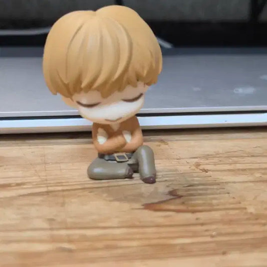 BTS 진 비공식 피규어 판매