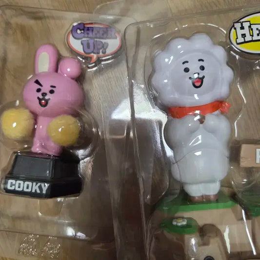 bt21 액션피규어 팝니다.