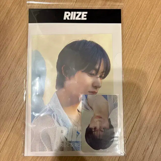 라이즈 앤톤 포스트카드 + 홀로그램 포카