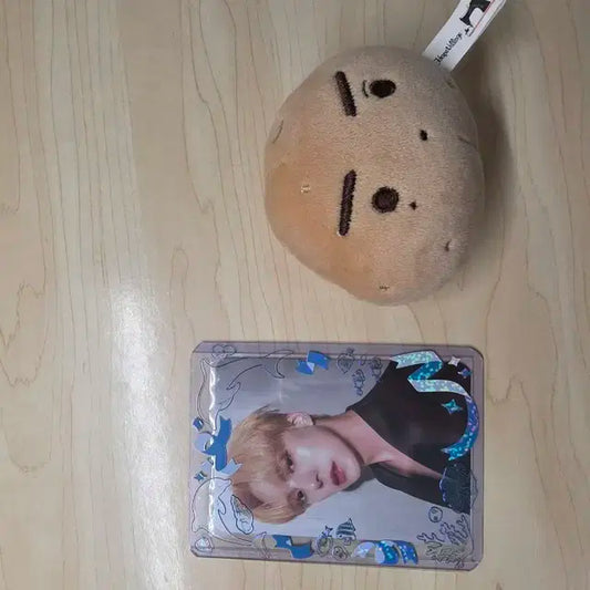 ((급처))몬스타엑스  민혁 비공굿 인형 + 포카 (내고 가능)