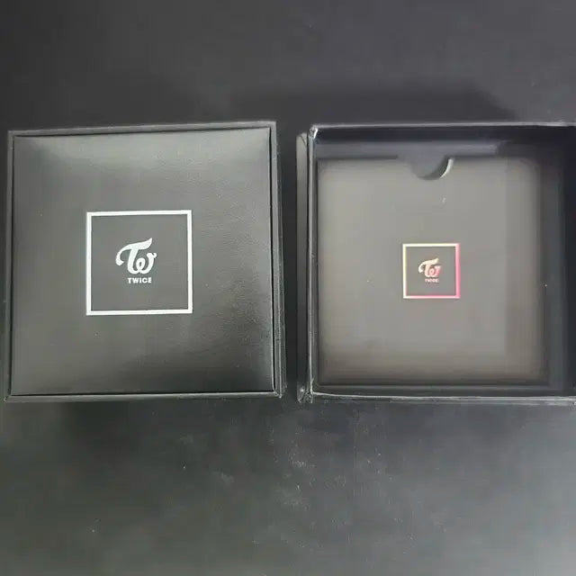2017 TWICE Jewelry Collection 모모 탄생석 은팔찌