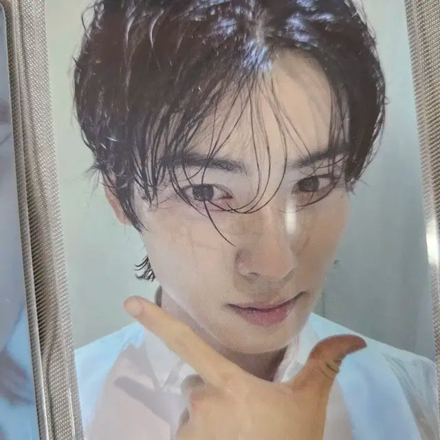 아스트로 astro 차은우 유리컵 포카 미스터리 엘리베이터 서울