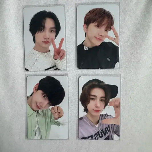 보이넥스트도어 더현대 포카