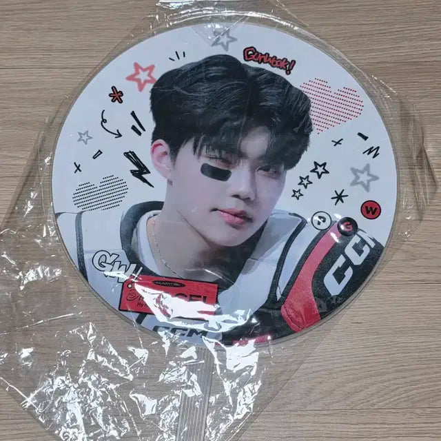 박건욱 우치와 제로베이스원 제베원 슬로건 포카 성한빈 장하오 콘서트