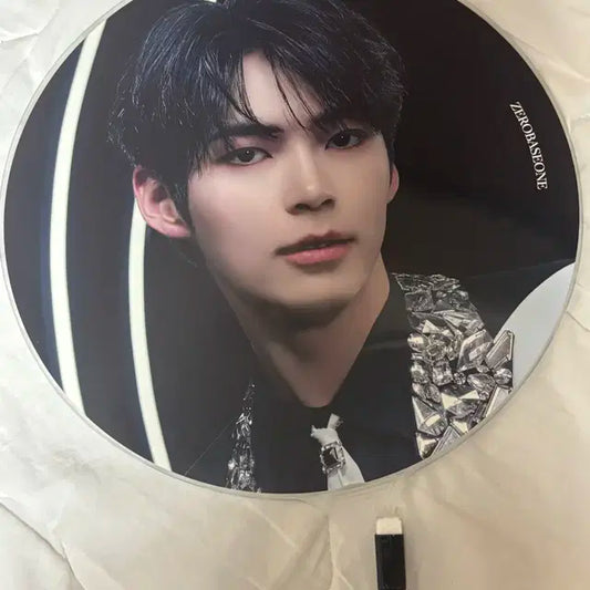 제로베이스원 제베원 콘서트 엠디 성한빈 우치와