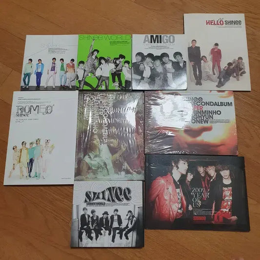 샤이니 초기 앨범 및 화보집