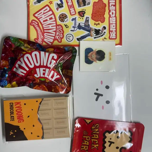 (미개봉) 엑소 백현 과자파티 팬미팅 입장선물 굿즈 포카 양도
