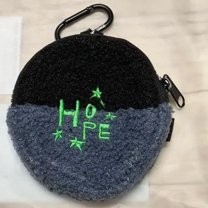 제이홉 홉온스 도토리 파우치