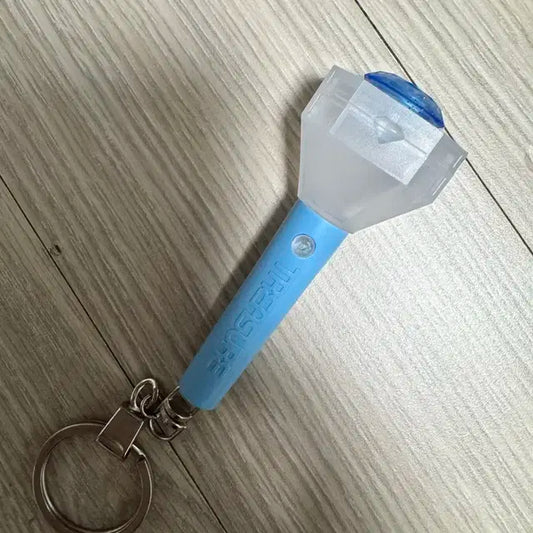 트레저 트라이트 응원봉 키링