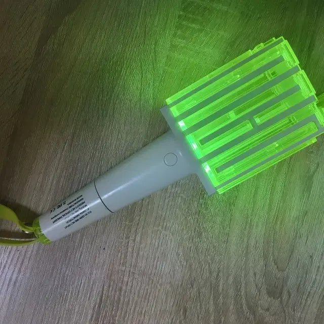 엔시티 응원봉 믐뭔봄 양도 하자있음 nct