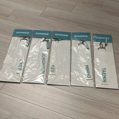 샤이니 10주년 네임택 + 키링참