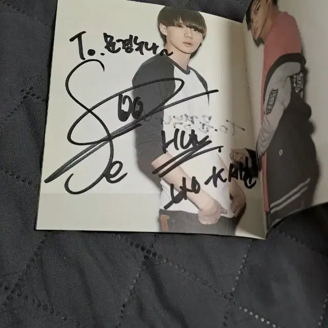 엑소케이 미니1집 싸인앨범 팝니다